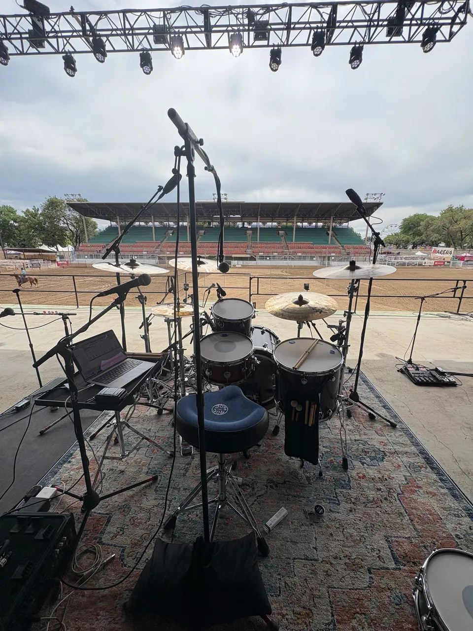 C & L Backline equipment and stage setup, photo 23