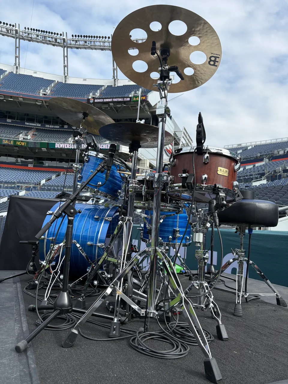 C & L Backline equipment and stage setup, photo 27